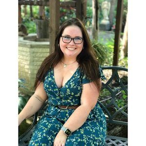 Meet your Posher, Julia